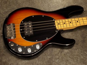 ミュージックマン　musicman stingray スティングレイ　スターリン　アクティブ　active