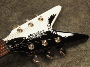 マイケル　シェンカー　フライングv　白黒　gibson Black&white