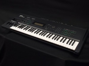 YAMAHA SY77