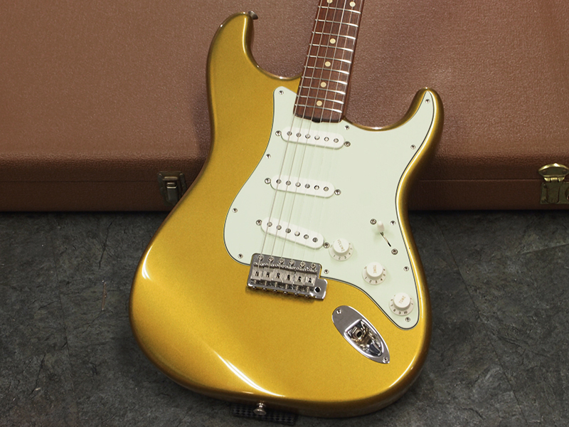 Fender Fender USA American Vintage '62 Stratocaster TL Gold