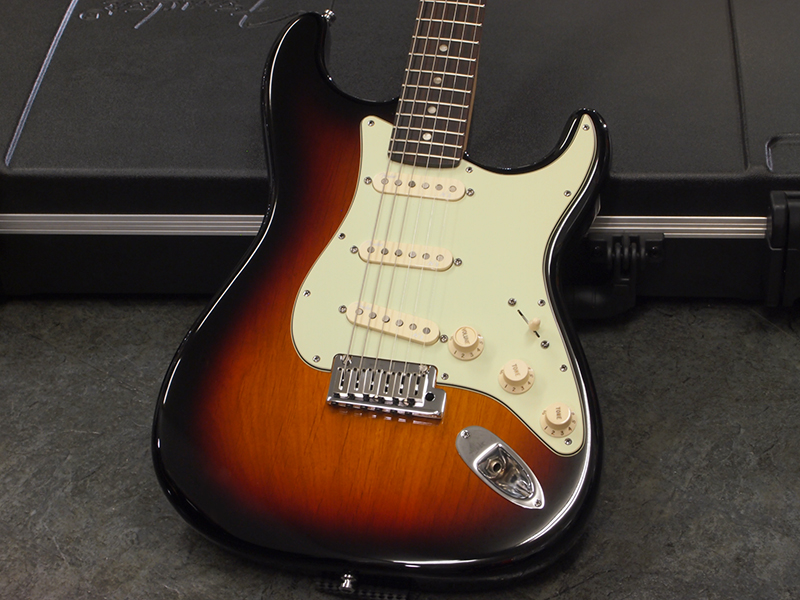 Fender USA American Deluxe Stratocaster N3 3CS/R 税込販売価格 ...