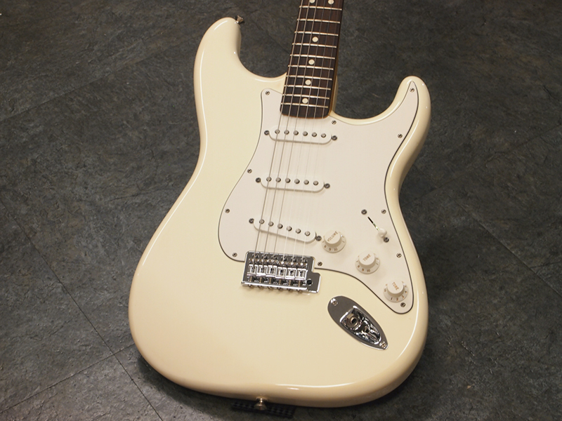 Fender Mexico Standard Stratocaster Arctic White 税込販売価格