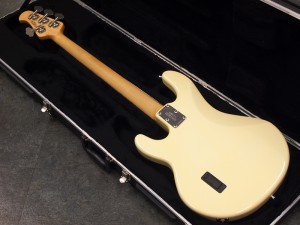 ミュージックマン スティングレイ スターリン starlin レッチリ フリー frea usa ash ray3