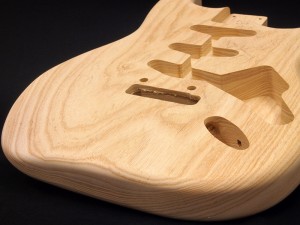  USA Custom Guitars (USACG) ストラトタイプ 加工済ボディ ライトウエイト・アッシュ 1ピース・ボディ