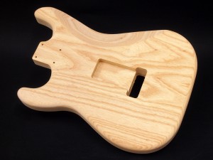  USA Custom Guitars (USACG) ストラトタイプ 加工済ボディ ライトウエイト・アッシュ 1ピース・ボディ