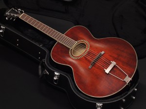 イーストマン　アンティーク　レッド AR 405 800 OVAL HOLE L-35 GIBSON L-3 L-4