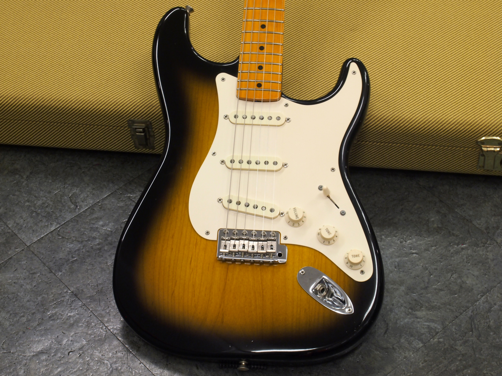 Fender 57 ストラト　Thin lacquer finish