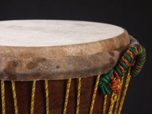 djembe jembe jenbe yembe sanbanyi DunDun トライバルビート カンバラ コートジボワール ジュンジュン　ジャンベ くり抜き　木製　ヤギ皮　ケンケニ　サンバン　ジュンジュン　バチ　ベル