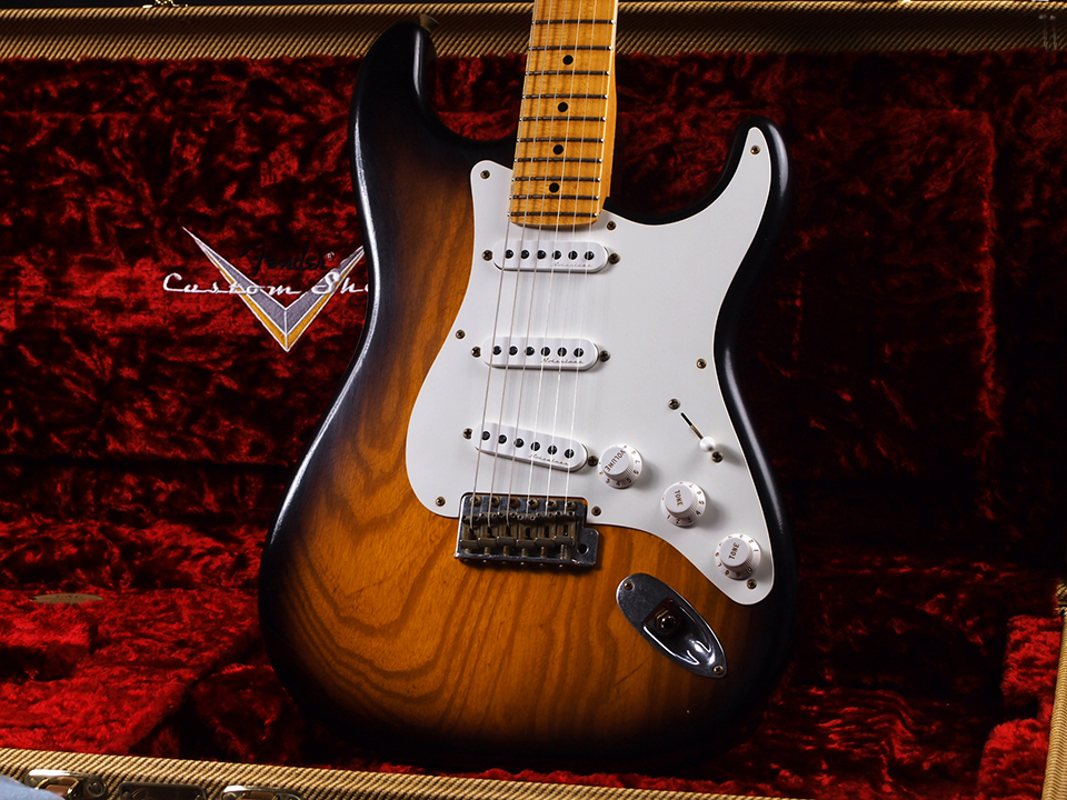 Fender Custom Shop Eric Clapton Signature Stratocaster Journeyman Relic  2-Color Sunburst ソニックス特価 ￥627,000- 中古 エリック・クラプトン・ストラトキャスターとしては初となるアッシュが採用された モデル。未使用に近い新品同様の中古品が入荷しました ...